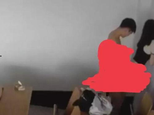 教室吃瓜现场,现场一幕笑料百出