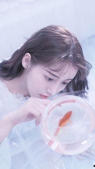 吃瓜少女心头意思